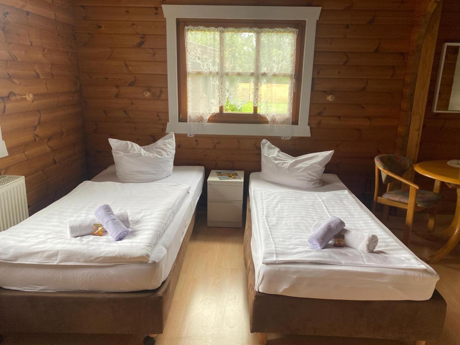 Abb Sportcenter Gaensefurth, Doppelzimmer Ohne Kueche, Standard Doppelzimmer Mit Kueche Hecklingen  Exterior photo